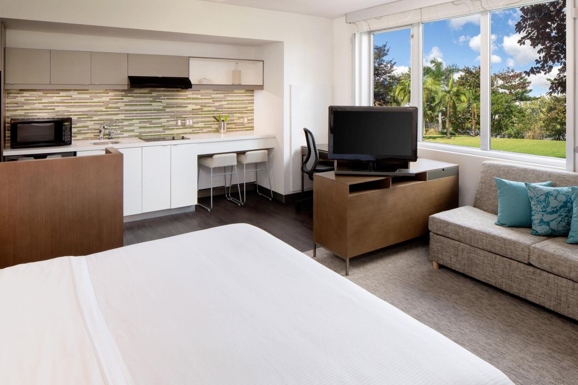 Element International Airport Hotel Miami Springs